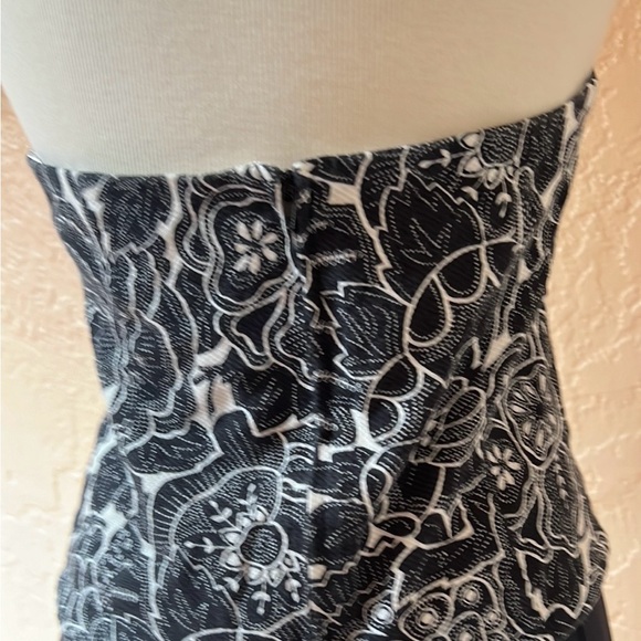 white house black market halter top, behind the neck tie - Picture 11 of 15